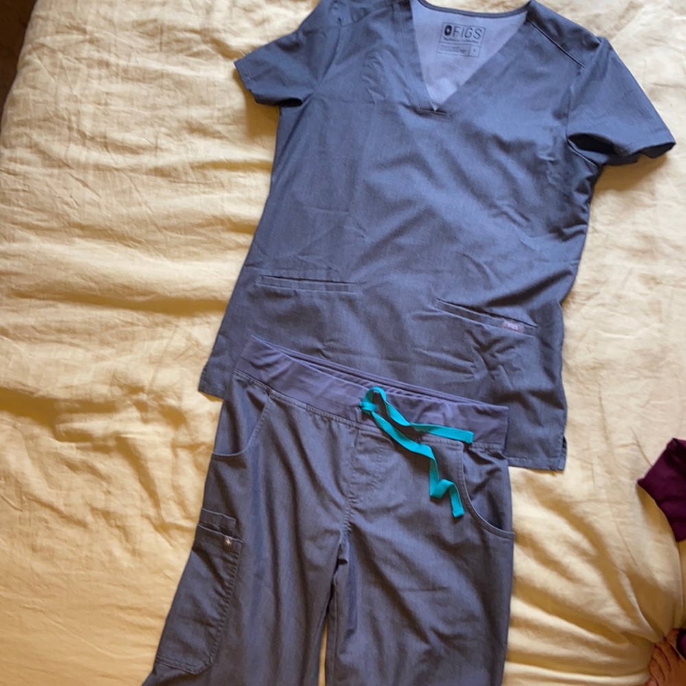 Figs scrubs